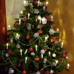 Weihnachtsbaum mit Geschenken